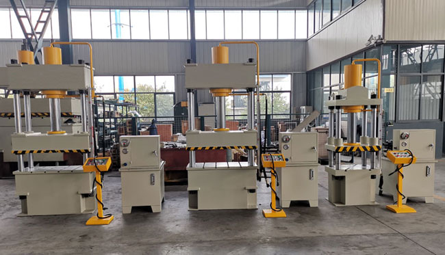 威鍛校直機(jī)車間